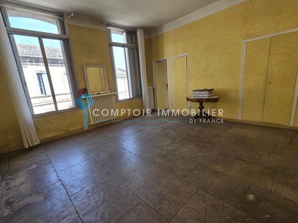 Maison
                                                                                                                                                                                                                                                                                                                        8 pièce(s)                                                                                                                                                                                                          5 chambre(s)                                                                                                                                                                                                          390  m²