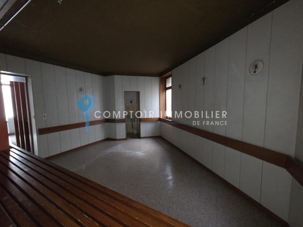 Maison
                                                                                                                                                                                                                                                                                                                        8 pièce(s)                                                                                                                                                                                                          5 chambre(s)                                                                                                                                                                                                          390  m²