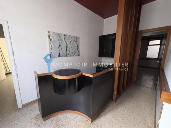 Maison
                                                                                                                                                                                                                                                                                                                        8 pièce(s)                                                                                                                                                                                                          5 chambre(s)                                                                                                                                                                                                          390  m²