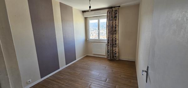Appartement 4 pièce(s) 2 chambre(s) 81 m²