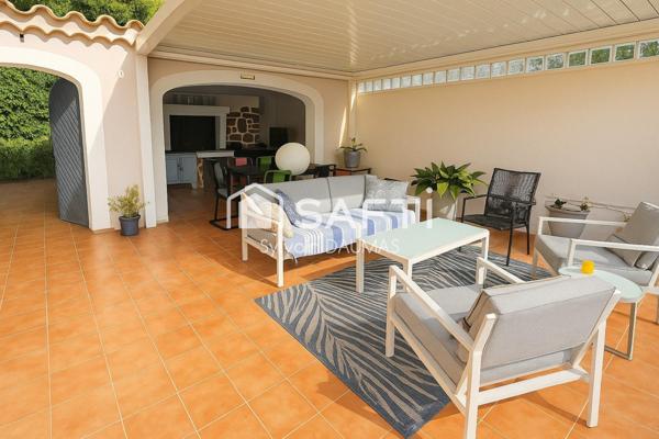 Une maison de caractère avec piscine, suite parentale et volumes généreux