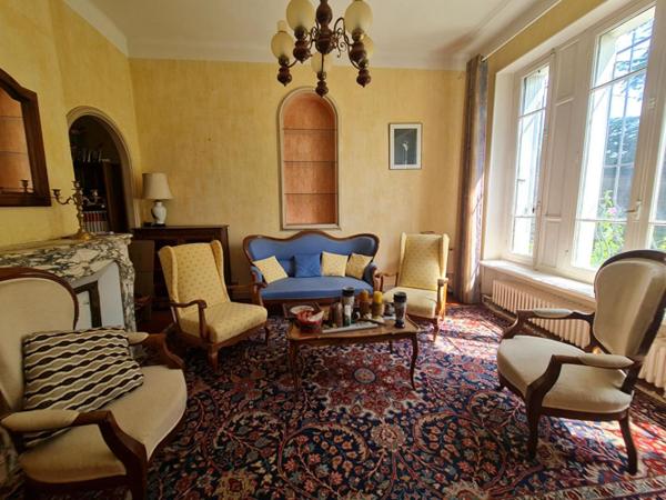 Maison de Maître 300 m² -7 Chambres - Jardin 1500 m² - Centre-ville à pied