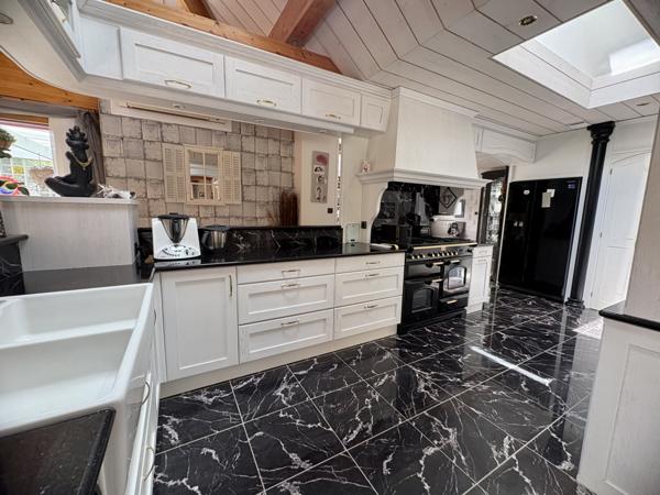 Lanarvily (29260) Sylvie TROMELIN