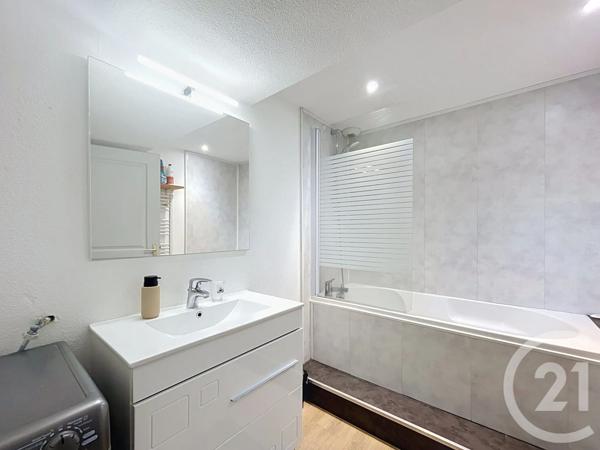 Appartement F5 à vendre  5 pièces - 73,65 m 2   BELFORT  - 90