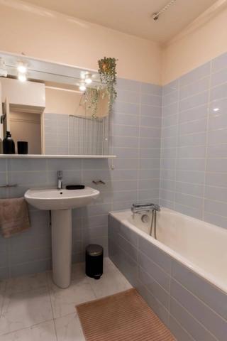 Courbevoie Gare – 5 pièces – Balcon + Parking – Idéal famille