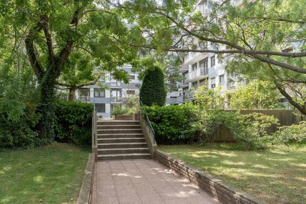 Courbevoie Gare – 5 pièces – Balcon + Parking – Idéal famille