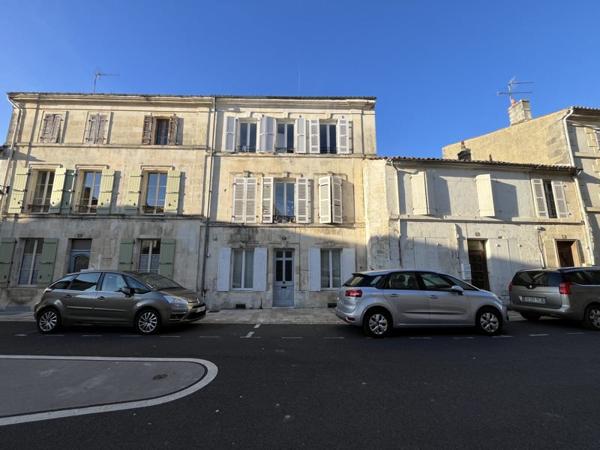 Immeuble à vendre 244 950 € Saint-Jean-d'Angély 177 m² DPE D