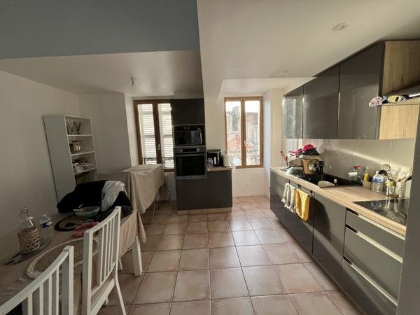 Immeuble à vendre 244 950 € Saint-Jean-d'Angély 177 m² DPE D