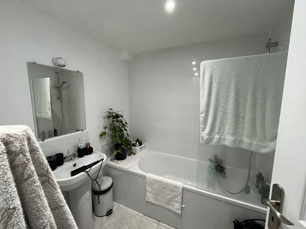 Immeuble à vendre 244 950 € Saint-Jean-d'Angély 177 m² DPE D
