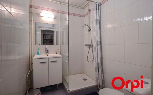 Appartement à vendre    2 pièces • 41,30 m2 Lyon 8