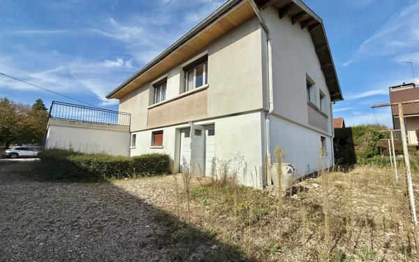 Maison à vendre    7 pièces •  Longchamp