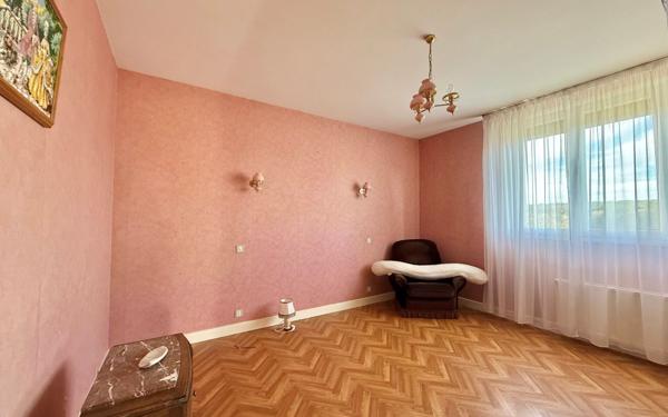 Maison à vendre    7 pièces •  Longchamp