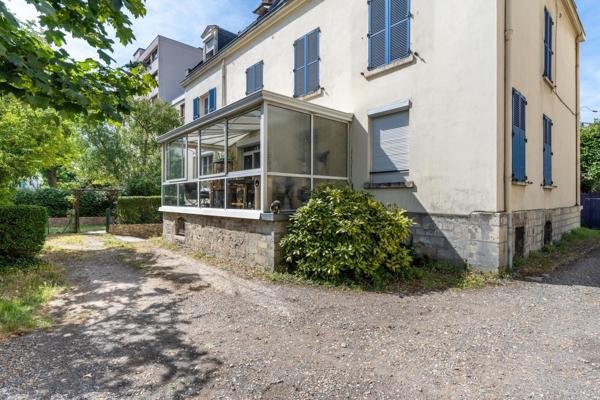 Demeure avec jardin et garage, Hyper centre ville