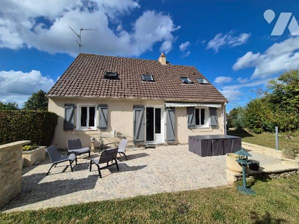 MAISON D'HABITATION comprenant