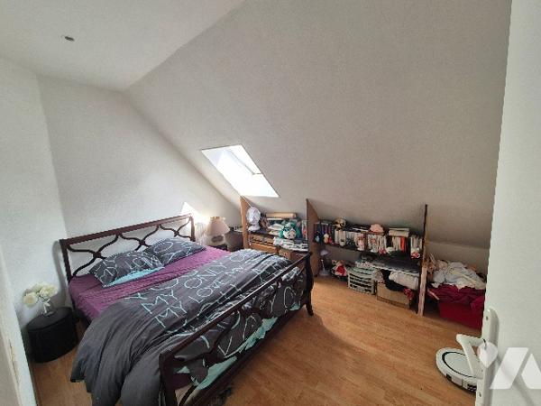 MAISON D'HABITATION comprenant