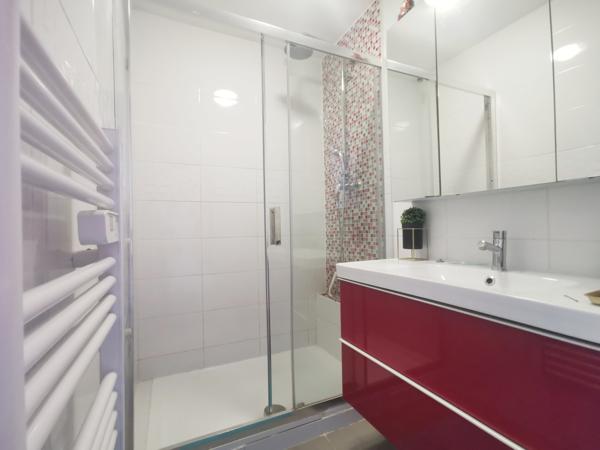 Très bel appartement de type 4 avec box - 9ème arrondissement