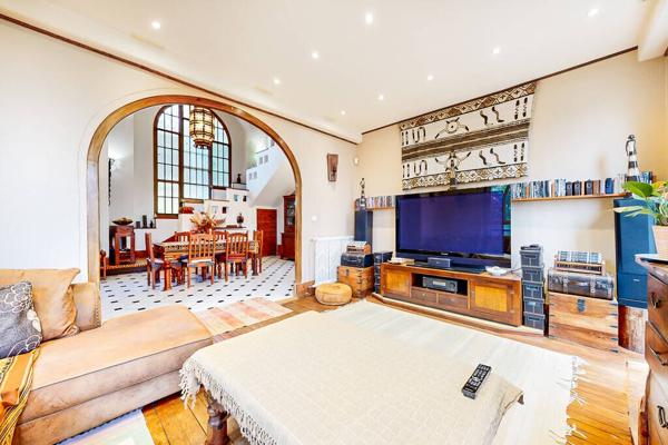 Demeure de charme, 6 pièce(s), 257 m2 à ESBLY