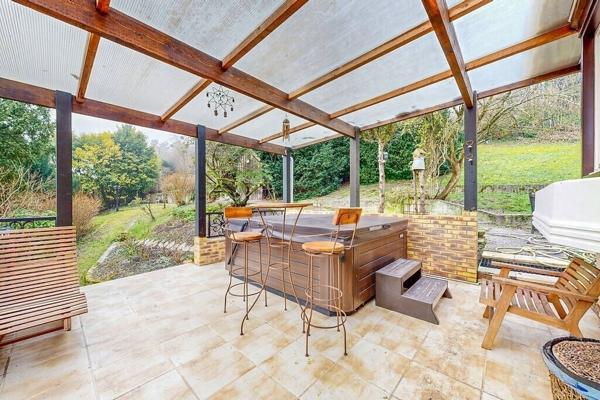 Demeure de charme, 6 pièce(s), 257 m2 à ESBLY