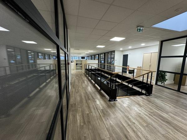 TOURS NORD POLE NORD INDUSTRIES BUREAUX A LOUER 908 M² FORTE VISIBILITE