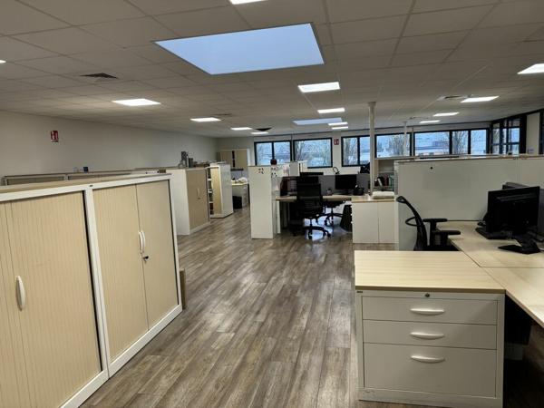 TOURS NORD POLE NORD INDUSTRIES BUREAUX A LOUER 908 M² FORTE VISIBILITE