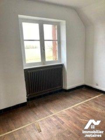Proche du bourg de BRIEC, cette maison à rénover est sur sous-sol complet.
Elle se compose:
R...