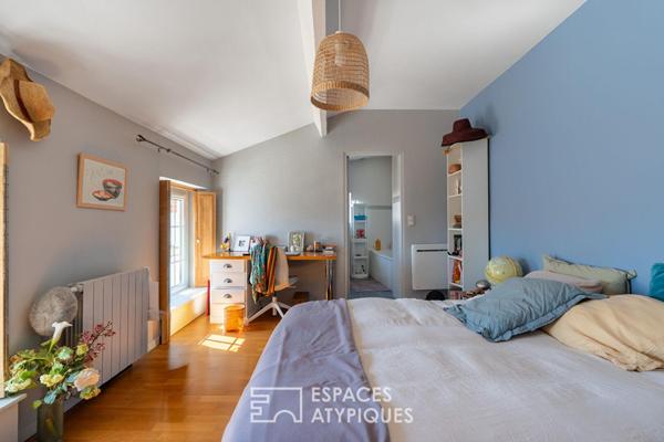 Grande maison de charme en ville sur son jardin méditerranéen