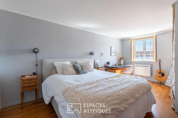 Grande maison de charme en ville sur son jardin méditerranéen