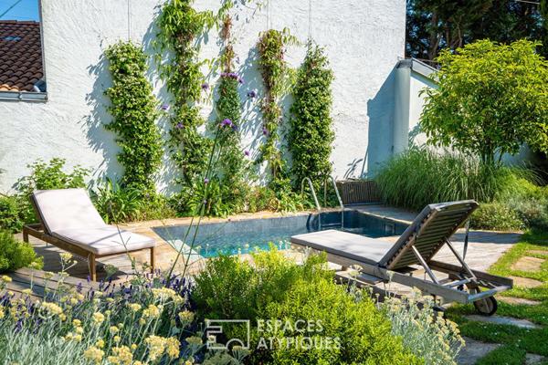 Grande maison de charme en ville sur son jardin méditerranéen