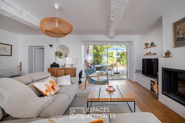 Grande maison de charme en ville sur son jardin méditerranéen