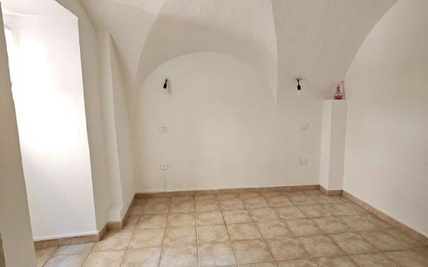 Appartement à louer    2 pièces • 30,42 m2 Bastia