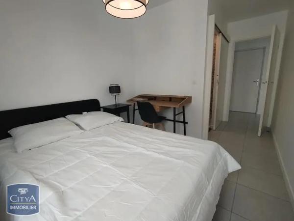 Appartement à louer 4 pièces 85.74m² Bordeaux (33300)