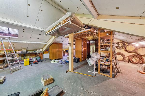 EXCLUSIVITÉ - Maison individuelle au fort potentiel - 304,68 m² de surface sol