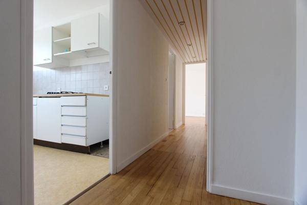 LE CENTRE-VILLE À PIED POUR CET APPARTEMENT TYPE 3 AVEC ASCENSEUR. -