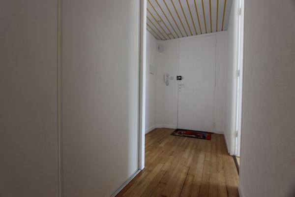 LE CENTRE-VILLE À PIED POUR CET APPARTEMENT TYPE 3 AVEC ASCENSEUR. -