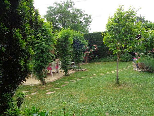 Beauzac(43), chalet de 67 m2 habitables, 2 chambres sur 451 m2 de terrain