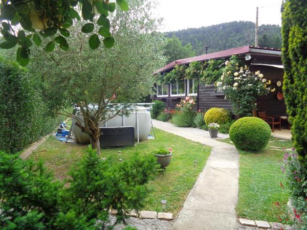 Beauzac(43), chalet de 67 m2 habitables, 2 chambres sur 451 m2 de terrain