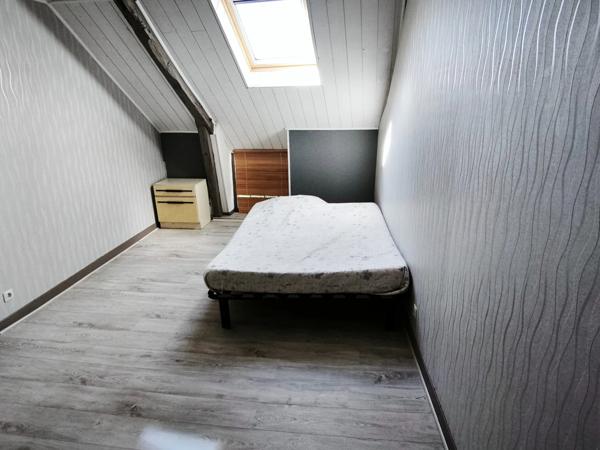 Maison familiale spacieuse avec 3 chambres, bureau, terrasse et garage – proche commodités