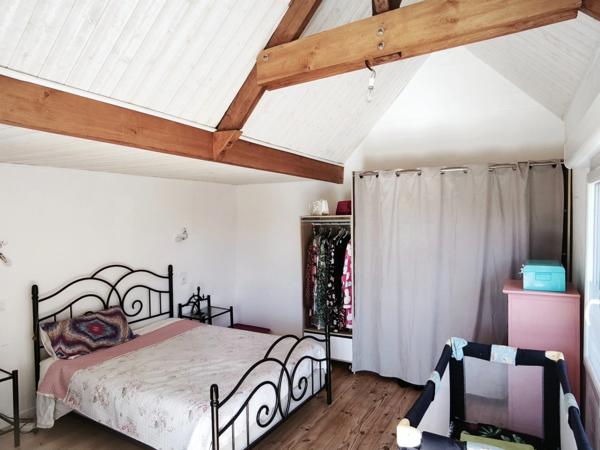 Maison familiale spacieuse avec 3 chambres, bureau, terrasse et garage – proche commodités