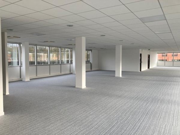 Bureaux à louer à MEUDON LA FORET 92360
