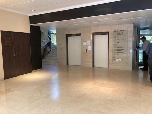Bureaux à louer à MEUDON LA FORET 92360