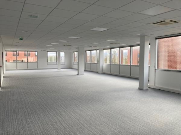 Bureaux à louer à MEUDON LA FORET 92360