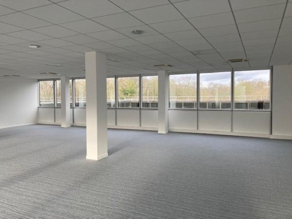 Bureaux à louer à MEUDON LA FORET 92360