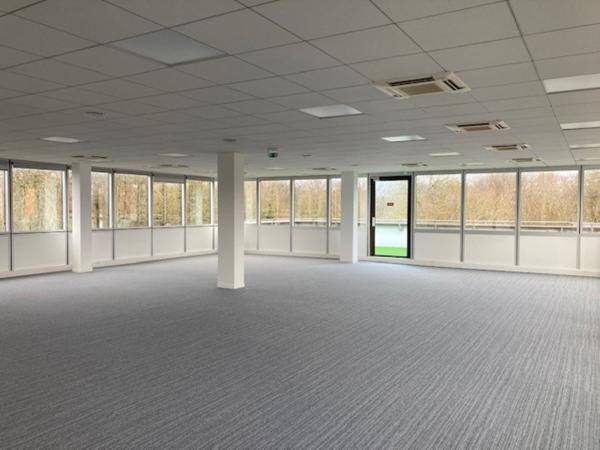 Bureaux à louer à MEUDON LA FORET 92360