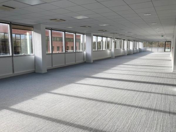 Bureaux à louer à MEUDON LA FORET 92360