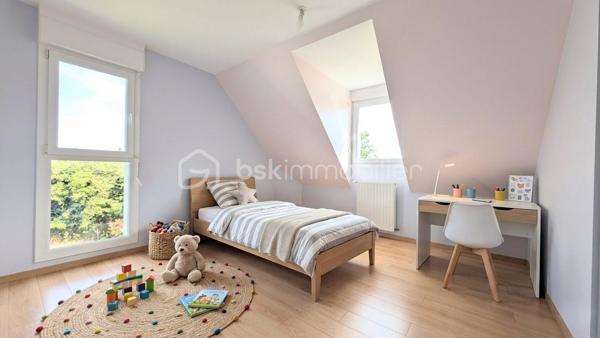 EXCLUSIVITE

Située à Mathieu dans un environnement privilégié au calme absolu, cette propriété d'exception de 196 m² habitables offre des prestations de qualité sur une parcelle superbement arborée de 1 200 m², entièrement close et sans aucun vis-à-vis.

Des volumes baignés de lumière
L'entrée avec rangements s'ouvre sur une pièce de vie magistrale de 64 m² en L, bénéficiant d'une triple exposition. 
La cuisine aménagée, semi-ouverte, complète cet espace de réception. 
Le rez-de-chaussée, intégralement accessible, dispose également d'un wc indépendant et d'une chambre avec sa salle d'eau privative.

*Un étage raffiné*
Un bel escalier en pierre naturelle mène à une mezzanine dédiée au bureau, desservant trois chambres, une salle de douche, un WC indépendant, ainsi qu'une vaste suite parentale avec salle de bain et WC privatifs.

Extérieurs et sous-sol
Le jardin principal et la terrasse sont orientés plein Sud, garantissant un ensoleillement optimal en toute intimité. Le sous-sol complet de 115 m² propose un garage, une buanderie et une pièce de 47 m² modulable selon vos projets.

Le confort technique
La maison dispose d'un adoucisseur d'eau, d'une aspiration centralisée, d'une surveillance vidéo et d'une sécurisation totale par portail et portillon.
Une demeure rare, bien isolée ( DPE en C ) , conjuguant confort moderne et sérénité aux portes de la Côte de Nacre.

N'attendez plus et contactez moi pour en savoir plus.