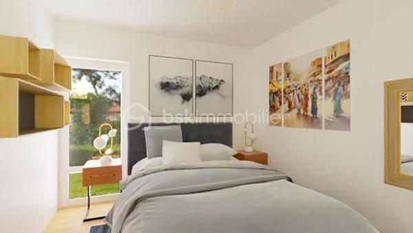EXCLUSIVITE

Située à Mathieu dans un environnement privilégié au calme absolu, cette propriété d'exception de 196 m² habitables offre des prestations de qualité sur une parcelle superbement arborée de 1 200 m², entièrement close et sans aucun vis-à-vis.

Des volumes baignés de lumière
L'entrée avec rangements s'ouvre sur une pièce de vie magistrale de 64 m² en L, bénéficiant d'une triple exposition. 
La cuisine aménagée, semi-ouverte, complète cet espace de réception. 
Le rez-de-chaussée, intégralement accessible, dispose également d'un wc indépendant et d'une chambre avec sa salle d'eau privative.

*Un étage raffiné*
Un bel escalier en pierre naturelle mène à une mezzanine dédiée au bureau, desservant trois chambres, une salle de douche, un WC indépendant, ainsi qu'une vaste suite parentale avec salle de bain et WC privatifs.

Extérieurs et sous-sol
Le jardin principal et la terrasse sont orientés plein Sud, garantissant un ensoleillement optimal en toute intimité. Le sous-sol complet de 115 m² propose un garage, une buanderie et une pièce de 47 m² modulable selon vos projets.

Le confort technique
La maison dispose d'un adoucisseur d'eau, d'une aspiration centralisée, d'une surveillance vidéo et d'une sécurisation totale par portail et portillon.
Une demeure rare, bien isolée ( DPE en C ) , conjuguant confort moderne et sérénité aux portes de la Côte de Nacre.

N'attendez plus et contactez moi pour en savoir plus.