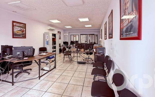 Maison à vendre    3 pièces • 202,28 m2 Sorgues