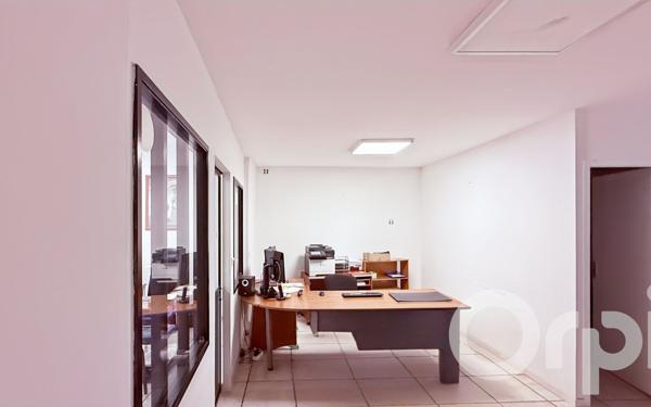 Maison à vendre    3 pièces • 202,28 m2 Sorgues