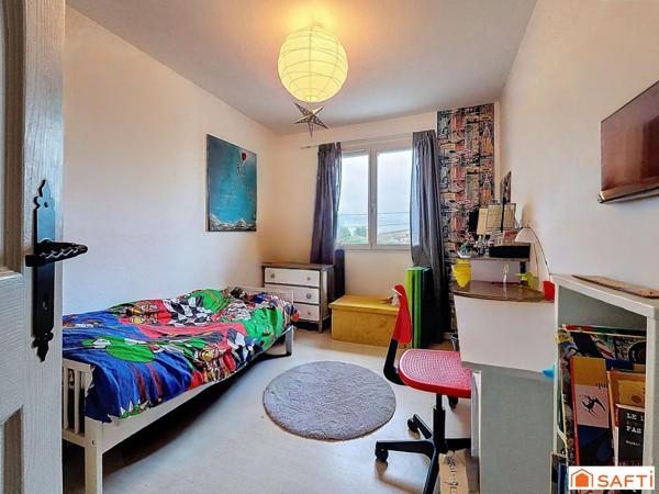 Villa familiale 4 chambres + bureau- piscine — Sainte-Euphémie / limite Saint-Didier-de-Formans