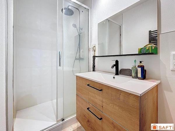 Villa familiale 4 chambres + bureau- piscine — Sainte-Euphémie / limite Saint-Didier-de-Formans